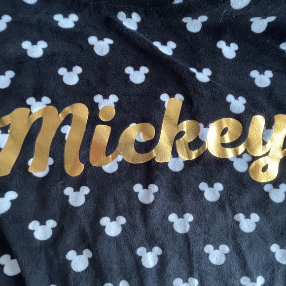 Disney Mickey Mouse sleepwear shirt long sleeve medium stretch‎ cozy top - Picture 6 of 6